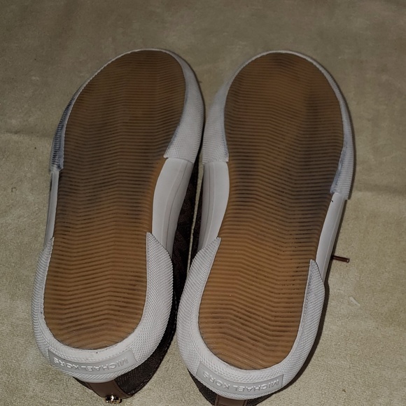 Michael Kors Sneakers size 7.5 - Picture 4 of 6